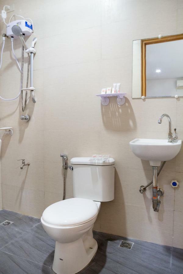 Oyo 153 Espacio De Clarita Hometel Davao City Dış mekan fotoğraf