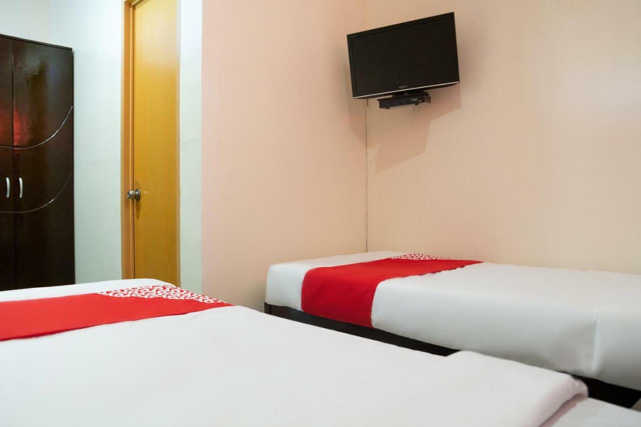 Oyo 153 Espacio De Clarita Hometel Davao City Dış mekan fotoğraf