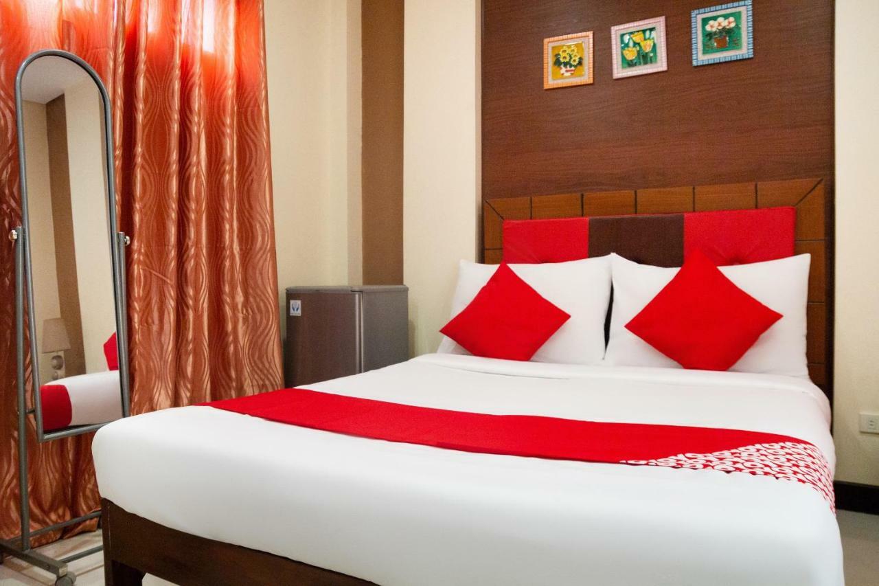 Oyo 153 Espacio De Clarita Hometel Davao City Dış mekan fotoğraf